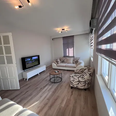 Апартаменты Big Flat 20 Minutes To Oldtown
